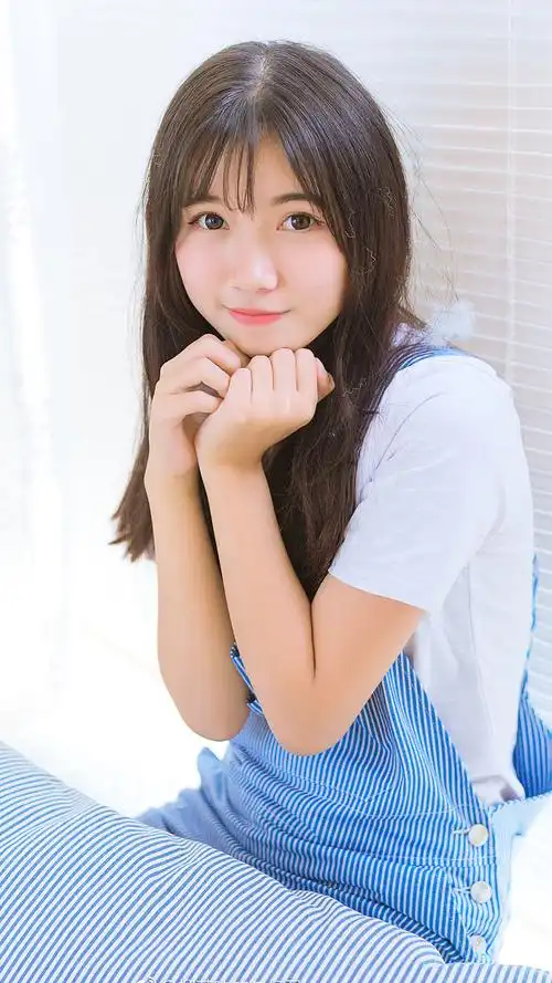 免费香蕉领取台上的新鲜香蕉特写